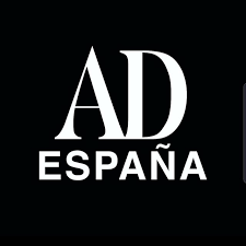 Une maison haussmannienne modernisée avec une touche de couleur inattendue